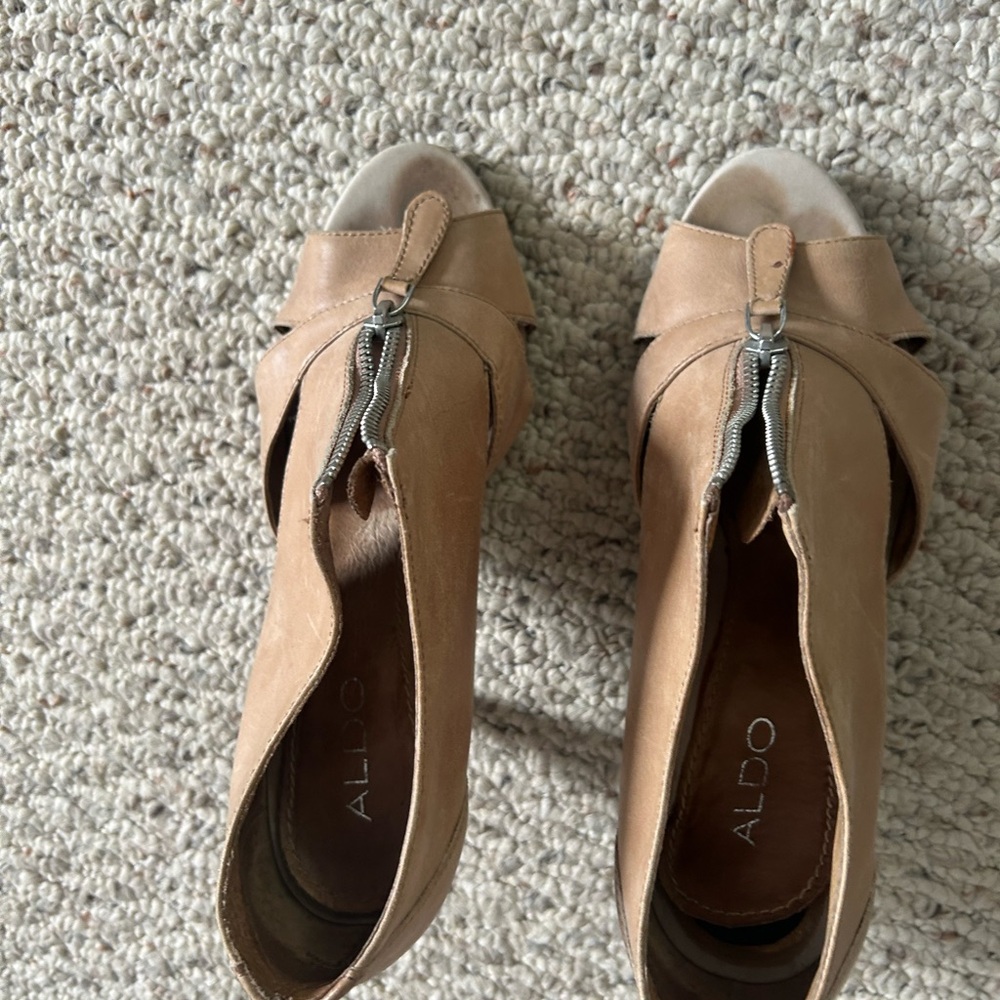 Aldo Tan Heeled Shoes with Classic Elegance